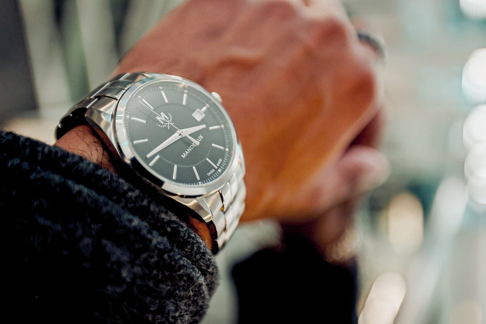 
                  
                    Auteaux swiss madea luxury timepiece black dial 38 hour power reserve stainless steel automatic
                  
                